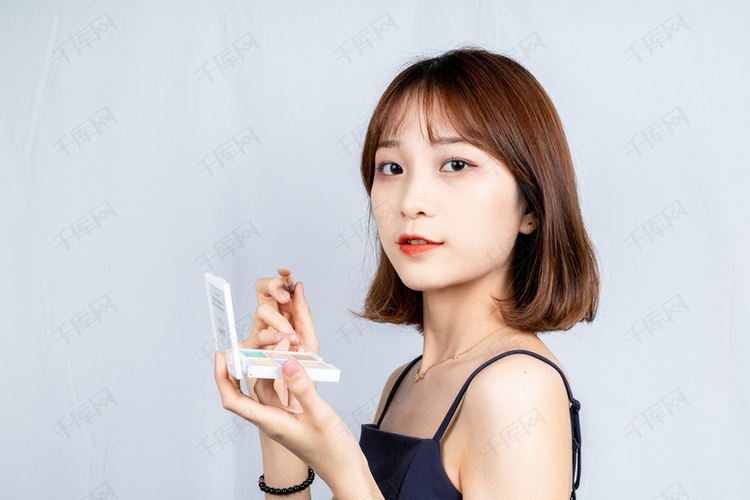 美银最新调查：创纪录比例基金经理认定美股已“太贵”！